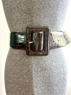 Vtg Sandy Duftler Designs brown patent croc-embossed leather wide statement belt